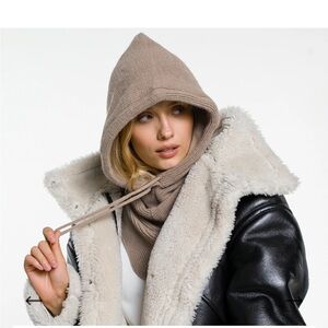 Winter knit hood/bonnet /hat for ladies. Grey color. Very warm.